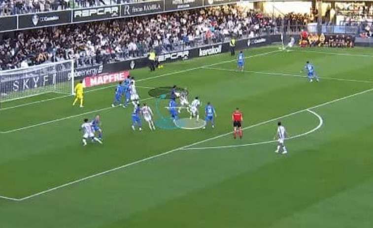 El Castellón busca un técnico especialista en balón parado... en Twitter