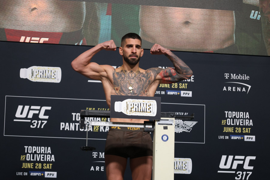 Topuria y Oliveira dan el peso y están listos para la pelea por el título ligero