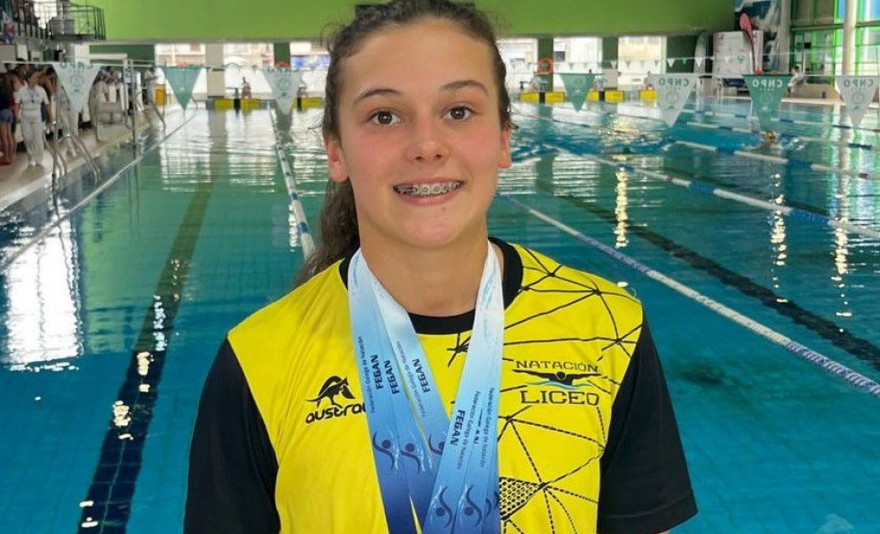 La coruñesa Iraide Cebey, del Liceo, gana cuatro medallas en el Campeonato Gallego Infantil de Natación