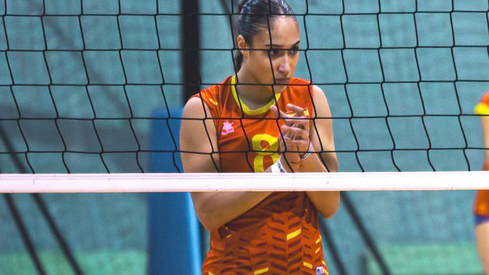 España sub-19, con la coruñesa Inés Losada, inicia su camino en el Mundial