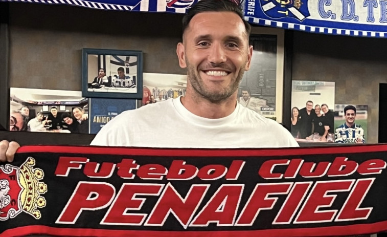 Touriñán anuncia 'el fichaje' de Lucas Pérez por el Penafiel