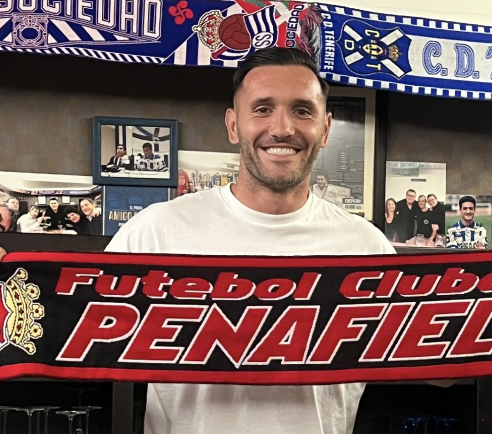 Touriñán anuncia 'el fichaje' de Lucas Pérez por el Penafiel