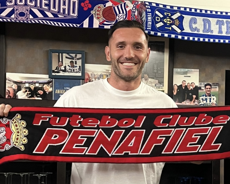 Touriñán anuncia 'el fichaje' de Lucas Pérez por el Penafiel