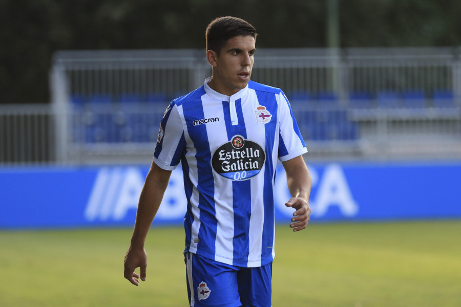 El exdeportivista Víctor García da el salto por fin a Primera División