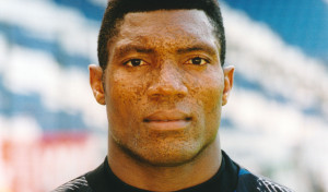 Fallece el exdeportivista Peter Rufai, el portero que no quiso ser rey