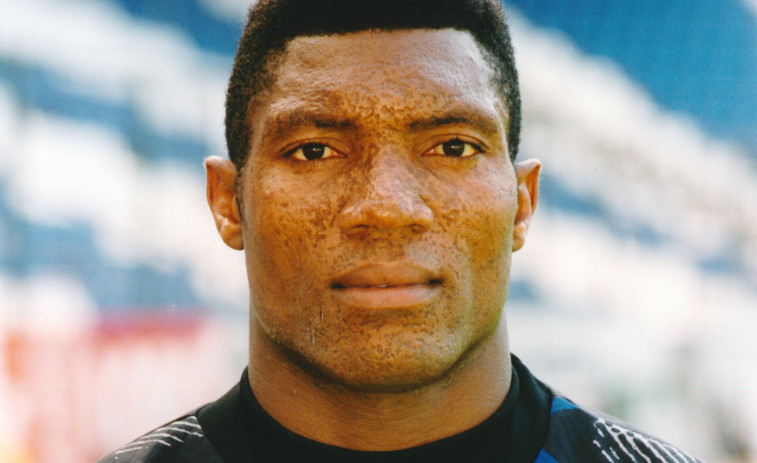 Fallece el exdeportivista Peter Rufai, el portero que no quiso ser rey