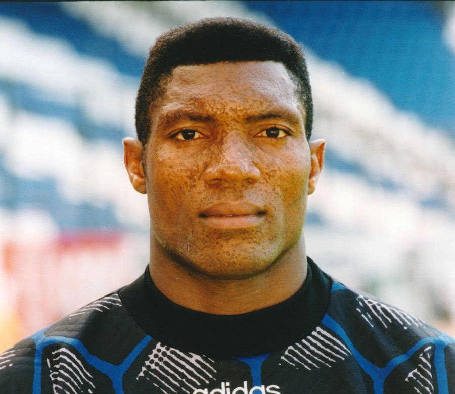 Fallece el exdeportivista Peter Rufai, el portero que no quiso ser rey