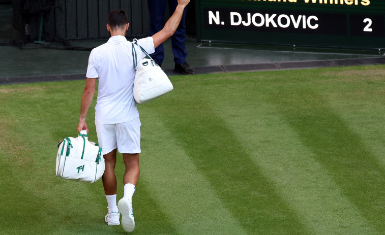 Sinner se impone a un tocado Djokovic y se enfrentará a Alcaraz