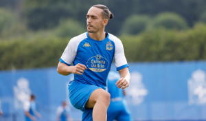 Las primeras imágenes de Luismi Cruz con el Deportivo en Abegondo
