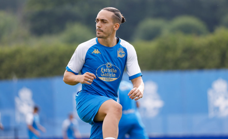 Las primeras imágenes de Luismi Cruz con el Deportivo en Abegondo