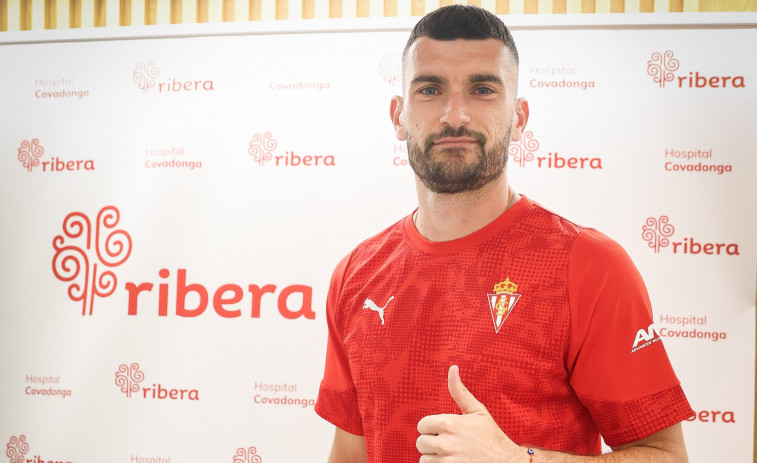 El escueto intercambio de despedidas entre el Deportivo y Pablo Vázquez