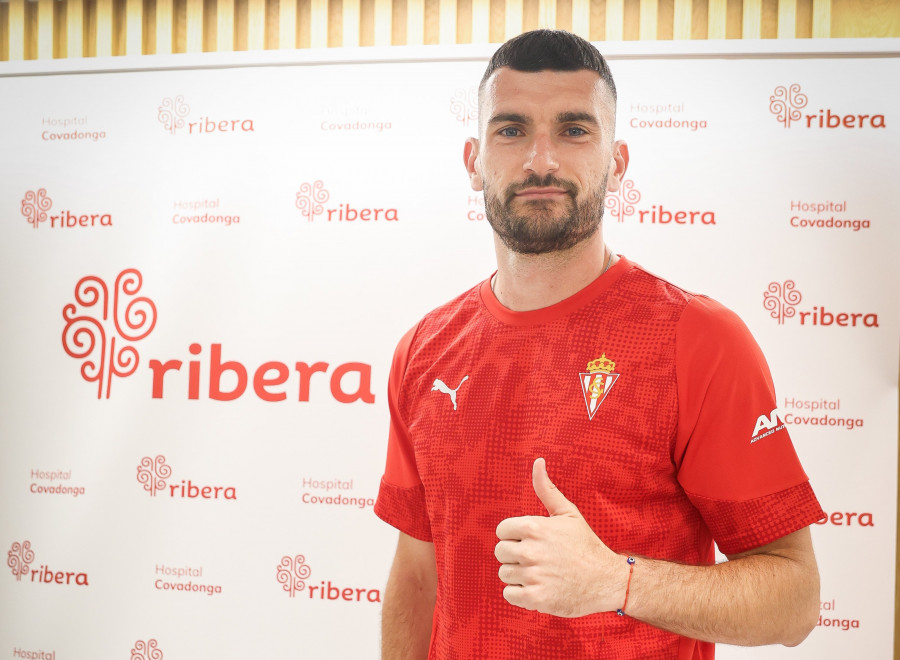 El escueto intercambio de despedidas entre el Deportivo y Pablo Vázquez