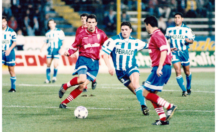 El origen de la 'T' en el pecho del Deportivo: la historia de una camiseta rupturista