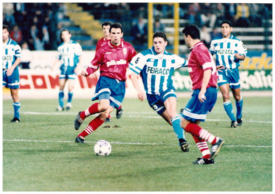El origen de la 'T' en el pecho del Deportivo: la historia de una camiseta rupturista