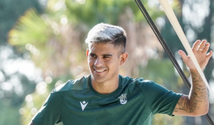Un ex del Deportivo que ansía triunfar en el fútbol de plata