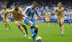 El Almería, rival del Dépor, tira de chequera para blindarse atrás