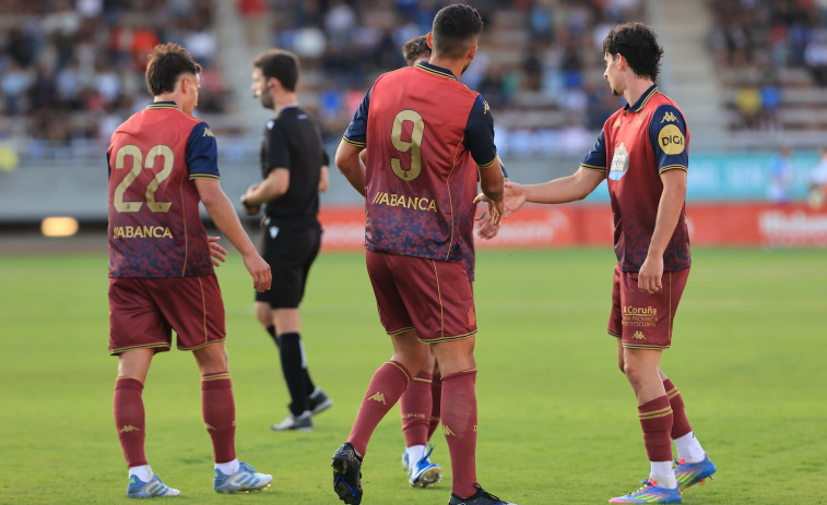 El Deportivo resuelve con comodidad su estreno ante la SD Compostela (0-5)