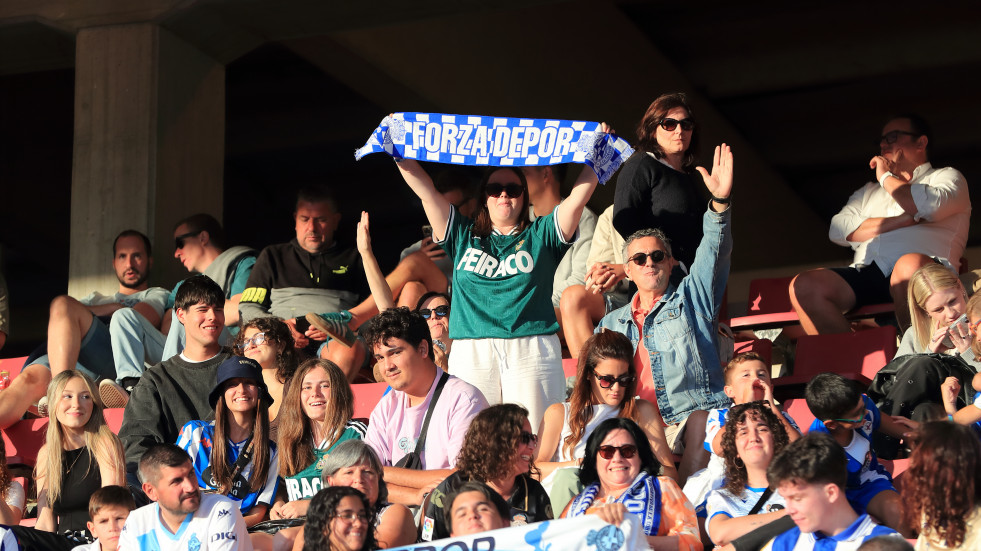 La afición del Deportivo, presente en el Verónica Boquete de San Lázaro