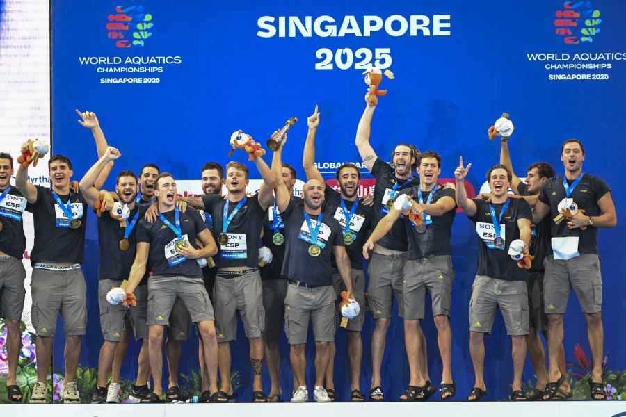España suma su cuarto título mundial en el adiós soñado de Felipe Perrone (15-13)