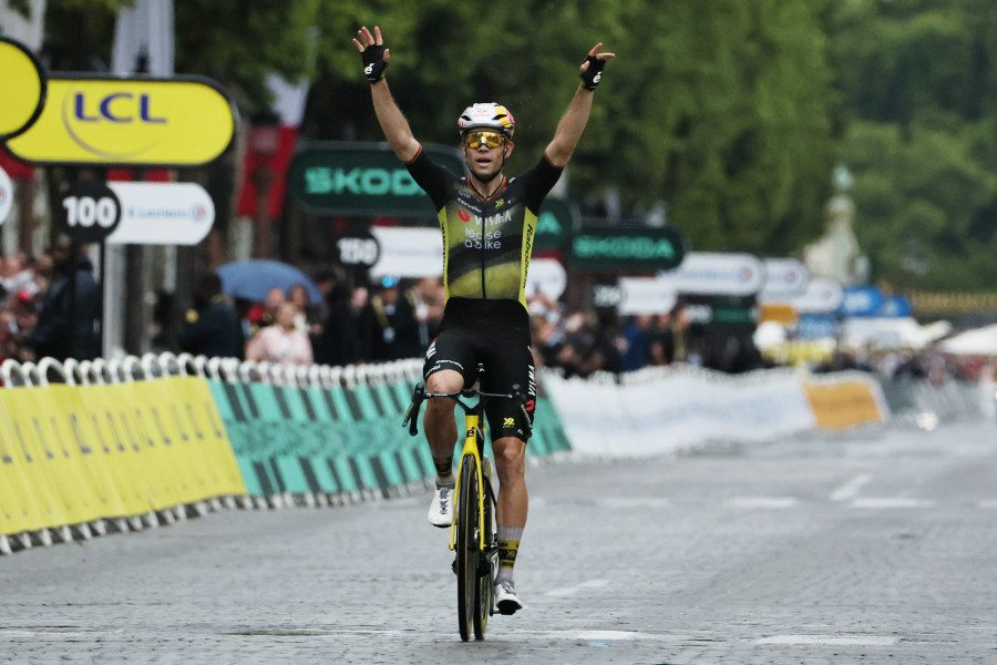 Van Aert se apunta un histórico triunfo en París en la consagración de Pogacar