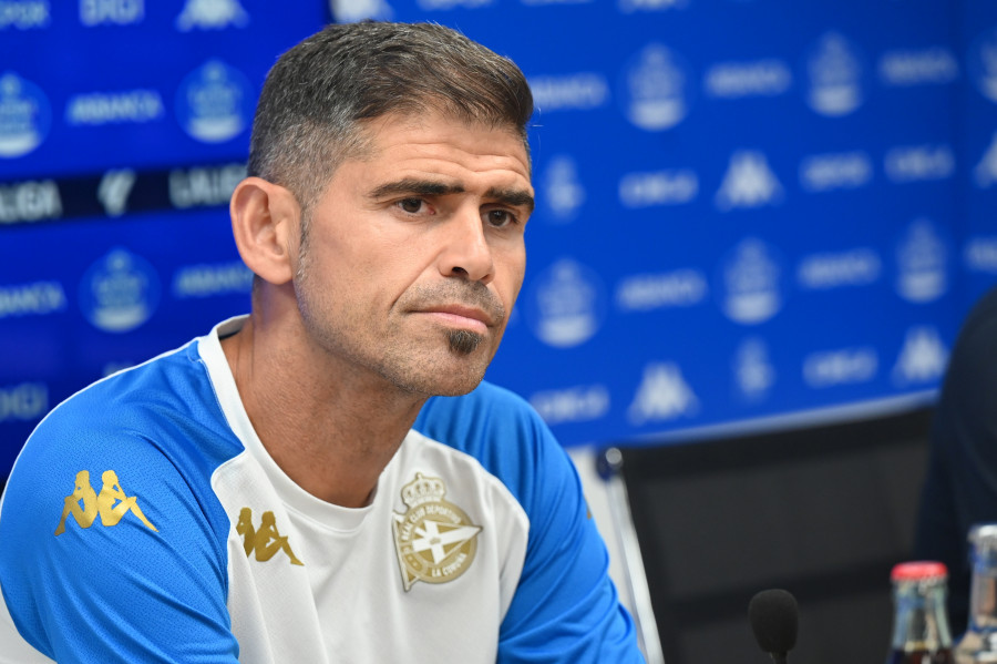 Hidalgo da la cifra de los fichajes que le faltan al Deportivo