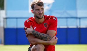 Buena imagen del Fabril, a pesar de la derrota, en el amistoso contra el Penafiel (1-3)