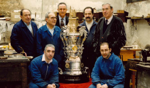 El trofeo Teresa Herrera, una joya que da brillo a los mejores museos futbolísticos