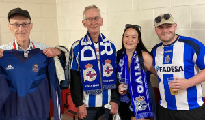La afición inglesa se rinde al Deportivo