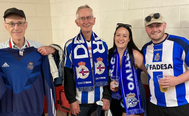 La afición inglesa se rinde al Deportivo