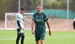 Un rival del Deportivo, sin poder inscribir a 14 futbolistas