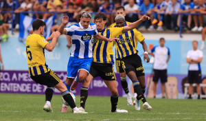 El Deportivo supera a un Oviedo de Primera (2-1)