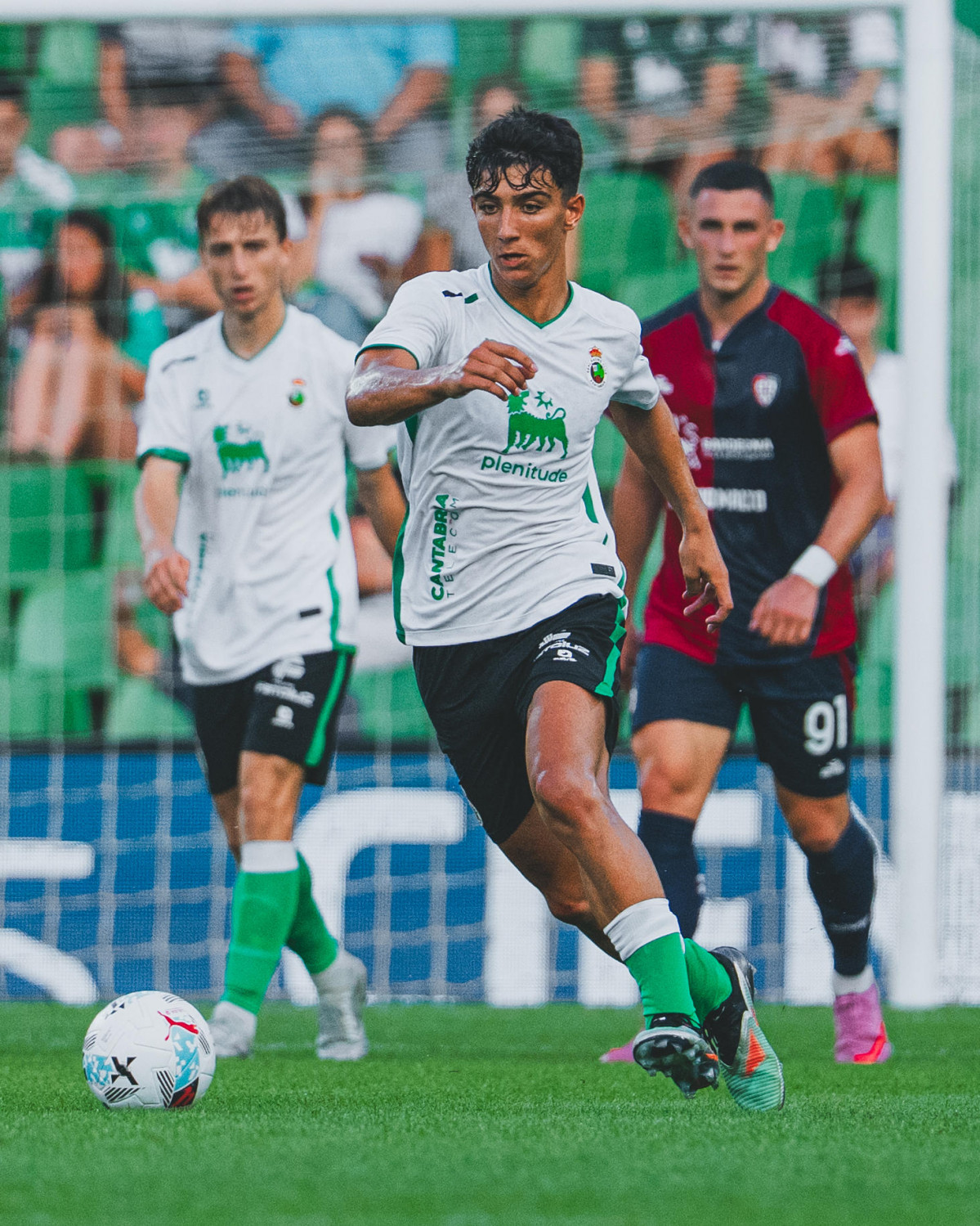 El Racing se enfrentu00f3 al Cagliari  AGENCIAS