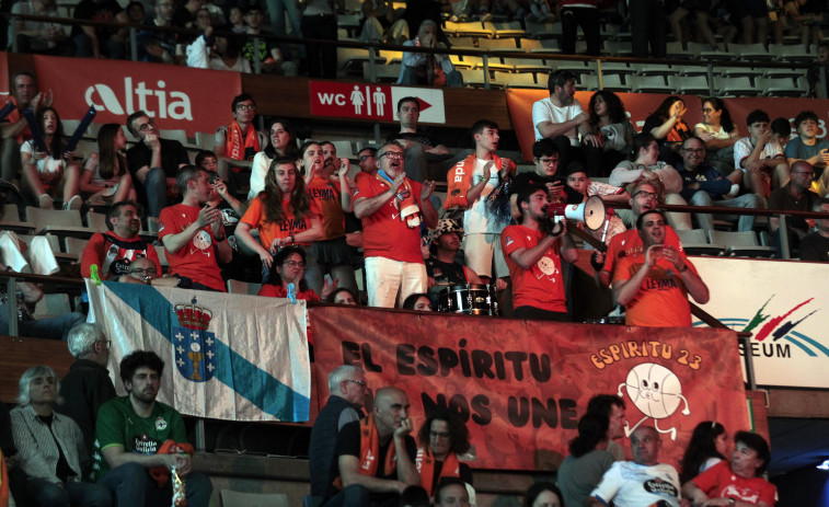 El horario divide a la afición del Básquet Coruña
