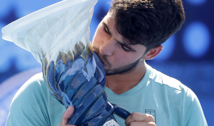 Alcaraz conquista por primera vez Cincinnati tras el abandono de Sinner