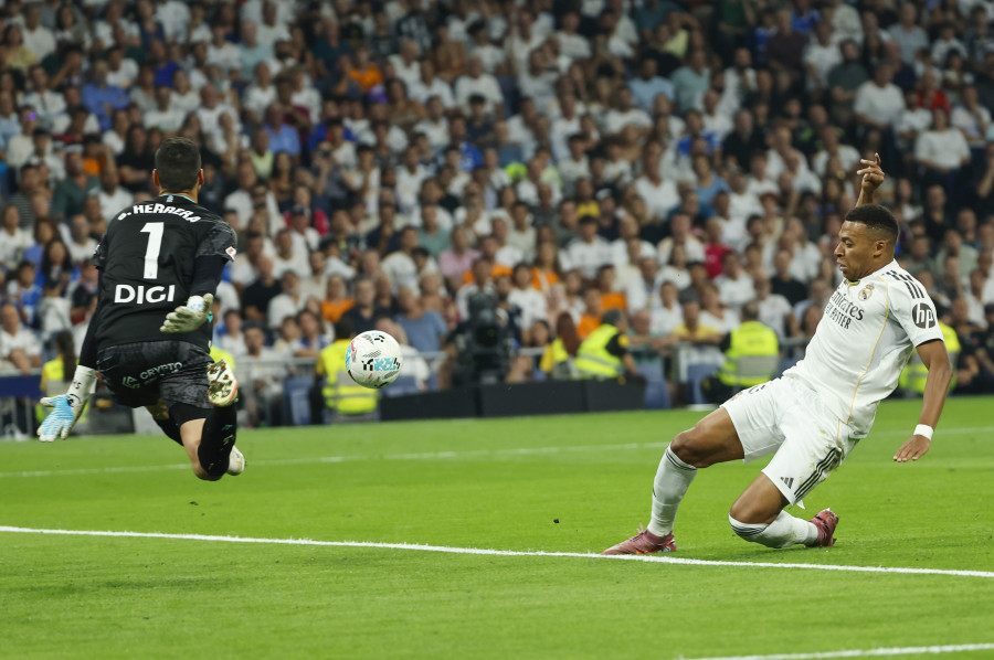 Mbappé le da a Xabi Alonso la victoria en su estreno en el Santiago Bernabéu (1-0)